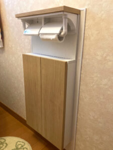 浴室ドア交換とトイレ内埋込棚交換-ｍ様邸(佐賀県神埼市)R4-1031
