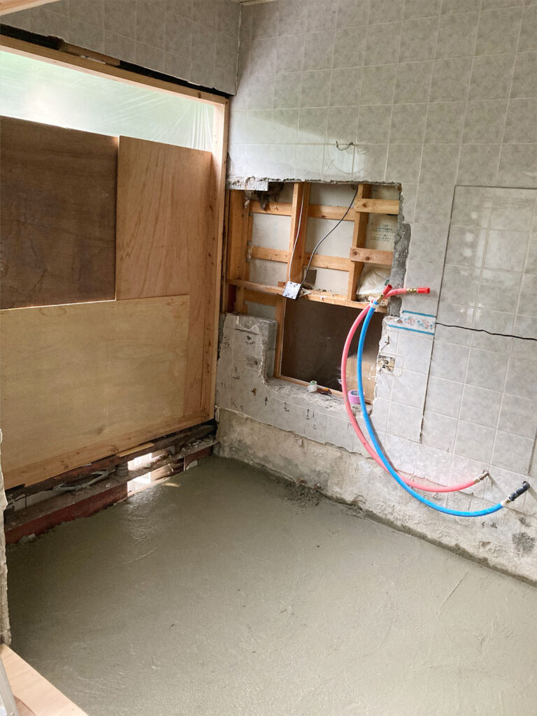 浴室解体コンクリ打ち