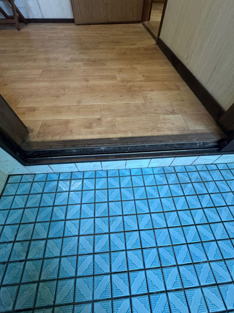 浴室入口段差と浴室床施工前
