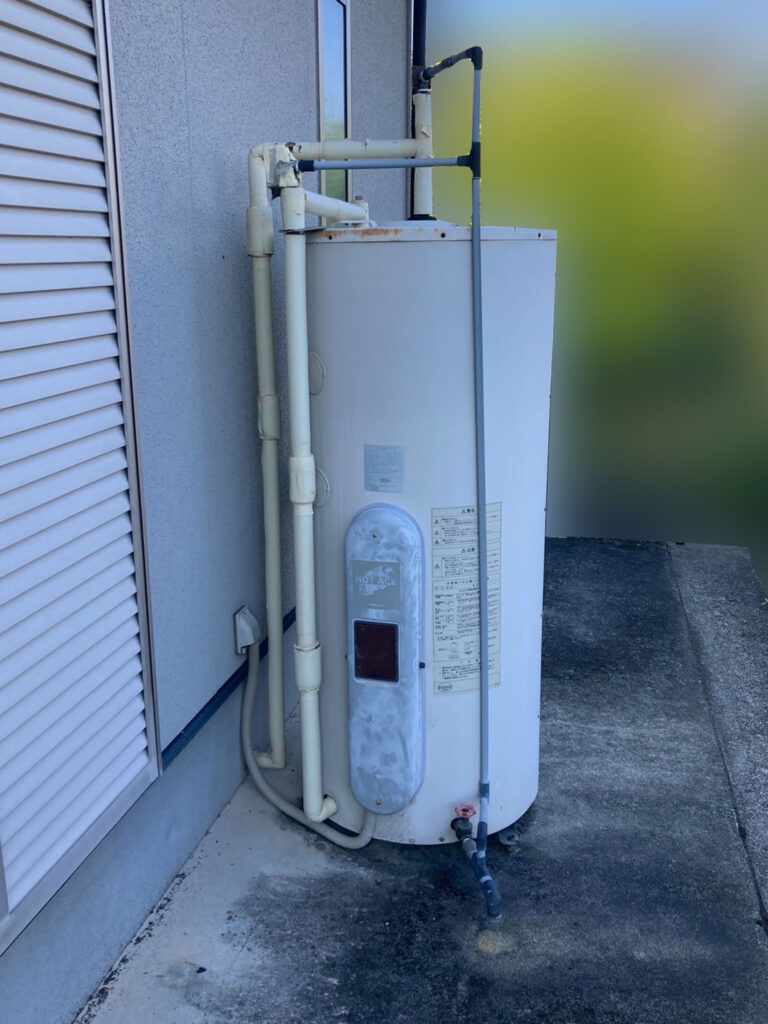 エコキュート設置前電気温水器写真