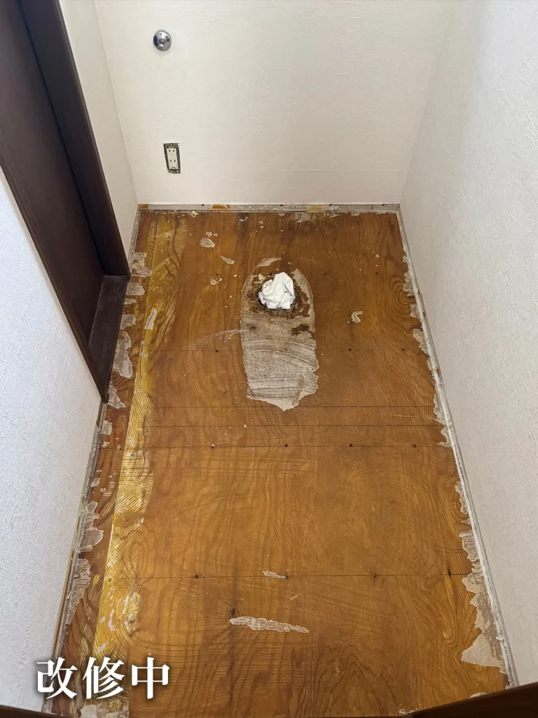 トイレフロア貼り替え前