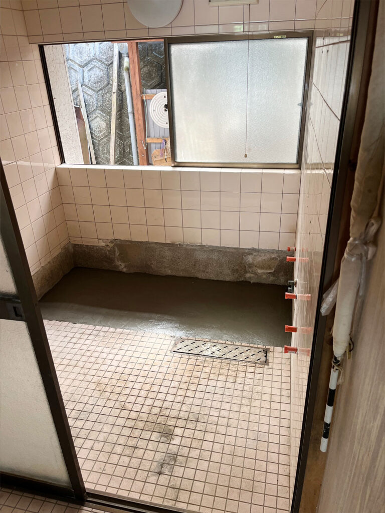風呂場コンクリート敷