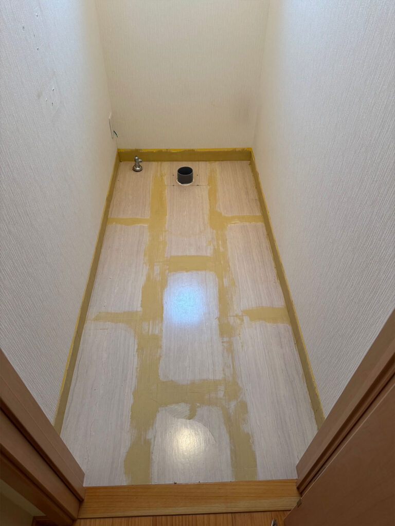 トイレ床ビフォー画像